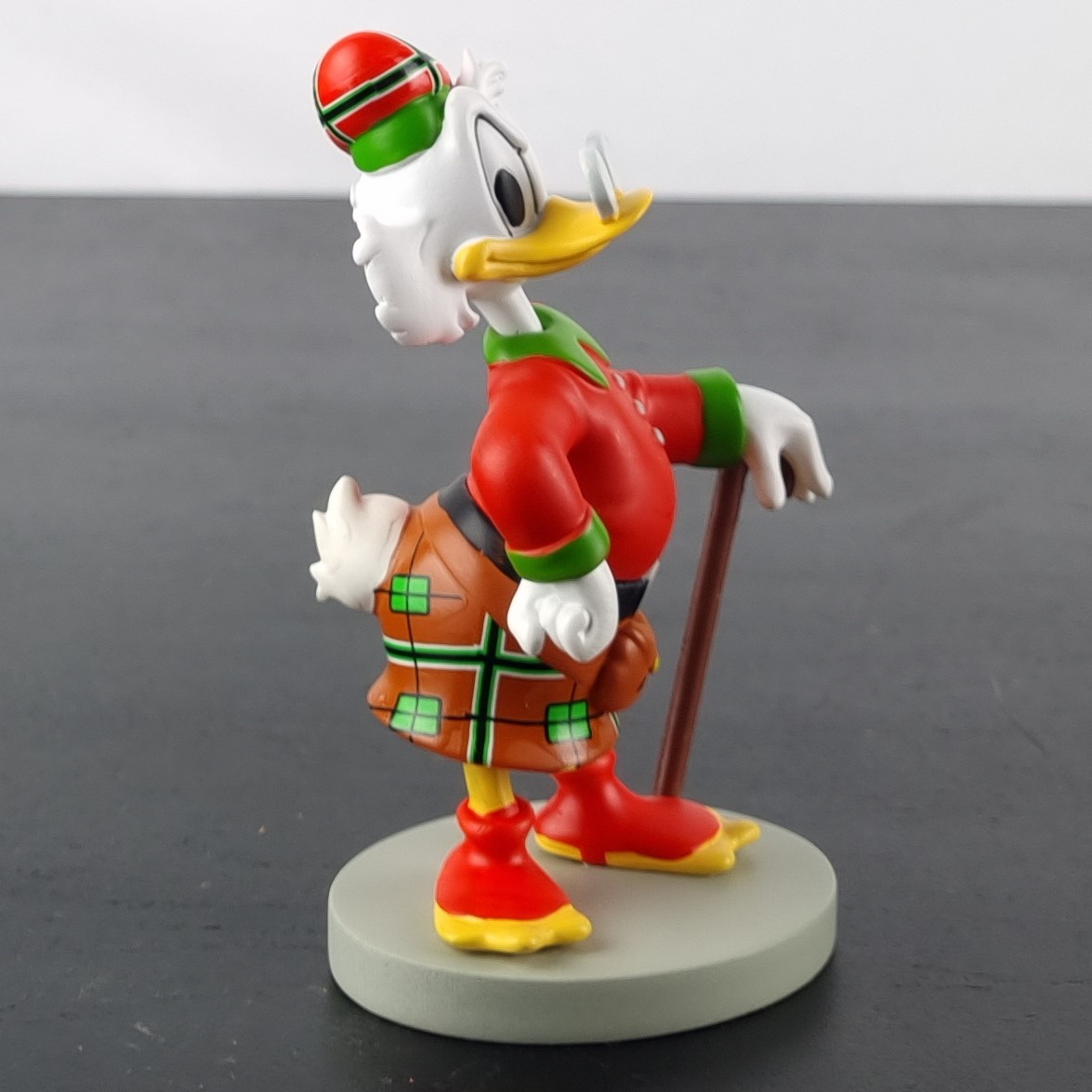 Scrooge McDuck as Scot statue by Hachette in license of Walt Disney