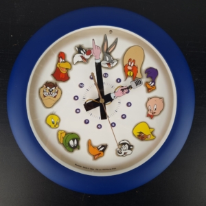 Vintage Looney Tunes animated clock by Warner Bros.