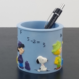 vintage Snoopy and friends pen tray