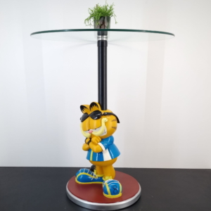 Vintage Garfield table by Paws