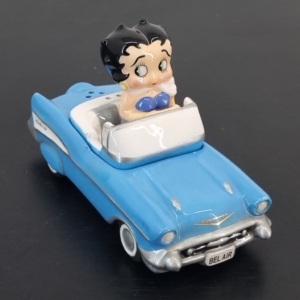 Betty Boop pepper and salt shaker car