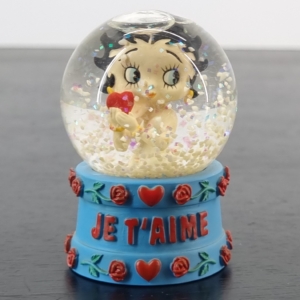 Betty Boop Snow Globe - Je TAime