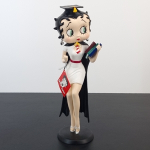 Betty Boop as graduate statue - Peter Mook - Fingendi