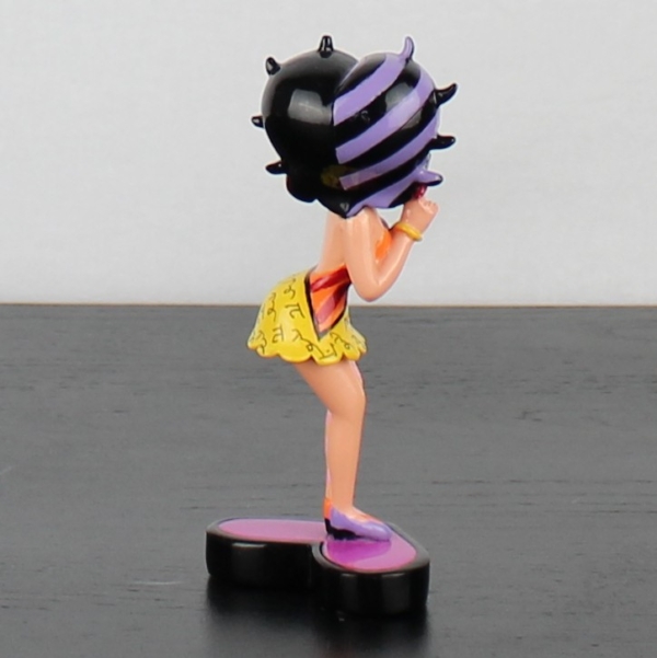 Betty Boop by Romero Britto figurine _standing on a small heart _right back - Betty Boop by Romero Britto figurine _standing on a small heart _right back