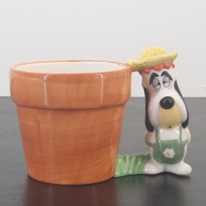 Droopy plant pot