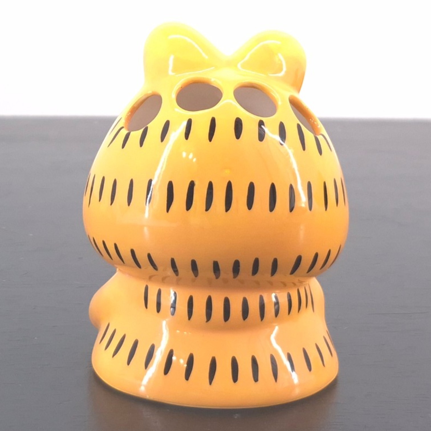 Garfield Toothbrush Holder _back - Garfield Toothbrush Holder _back