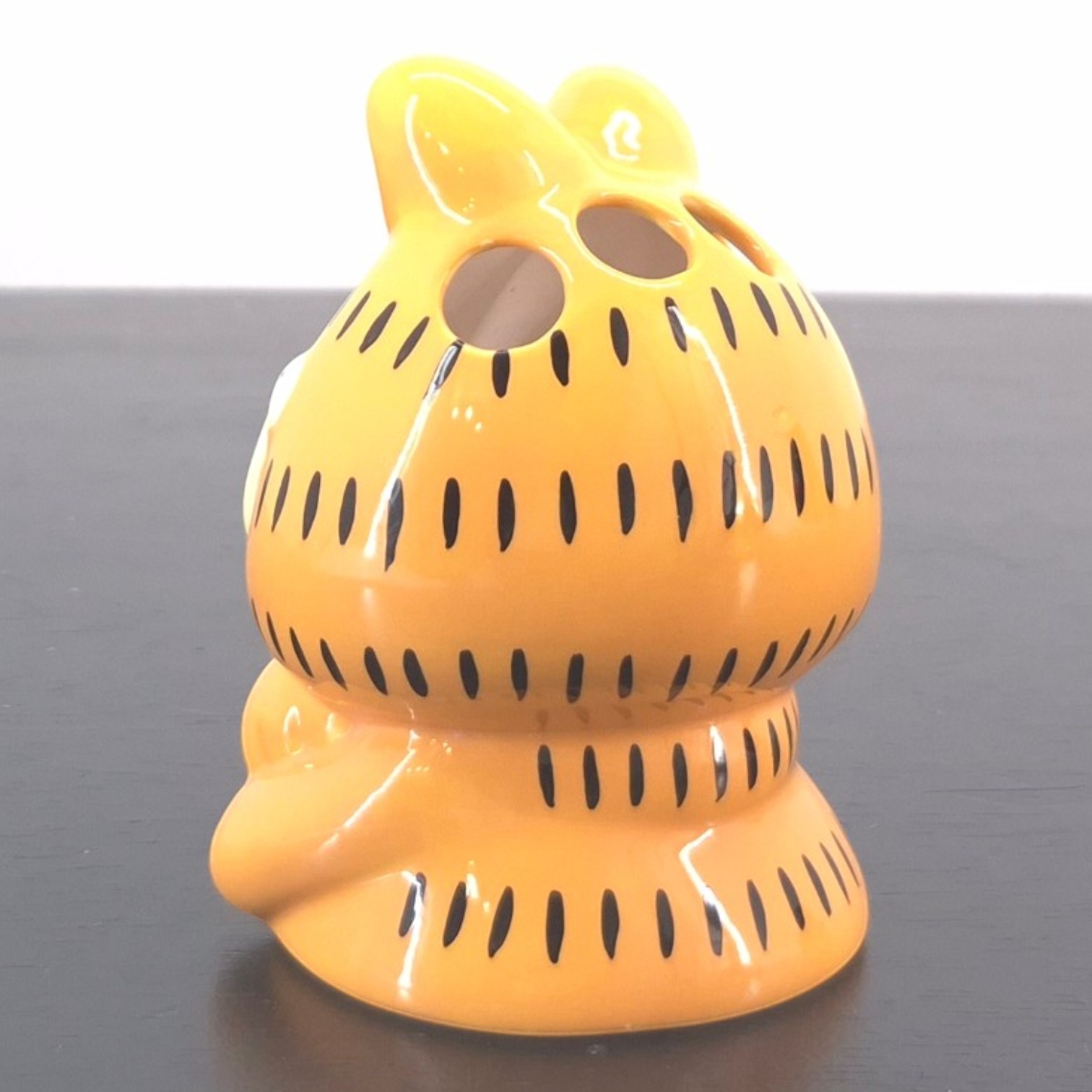 Garfield Toothbrush Holder _left back - Garfield Toothbrush Holder _left back