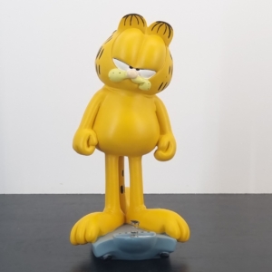 Garfield on a scale statue