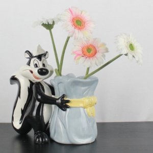 Vintage Pepé Le Pew vase by Warner Bros.