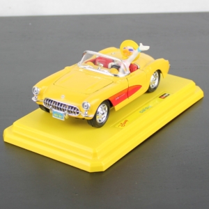 Daisy Duck Chevrolet Corvette model car by Bburago in license of Walt Disney