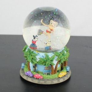 Vintage Betty Boop snowglobe by King Features