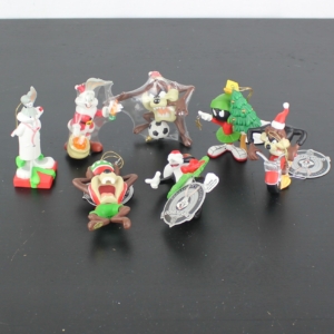 Looney Tunes Christmas ornaments by Goebel in license of Warner Bros