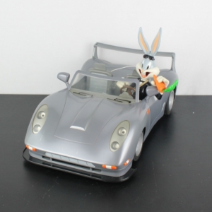 Bugs Bunny driving by De Agostini in license of Warner Bros