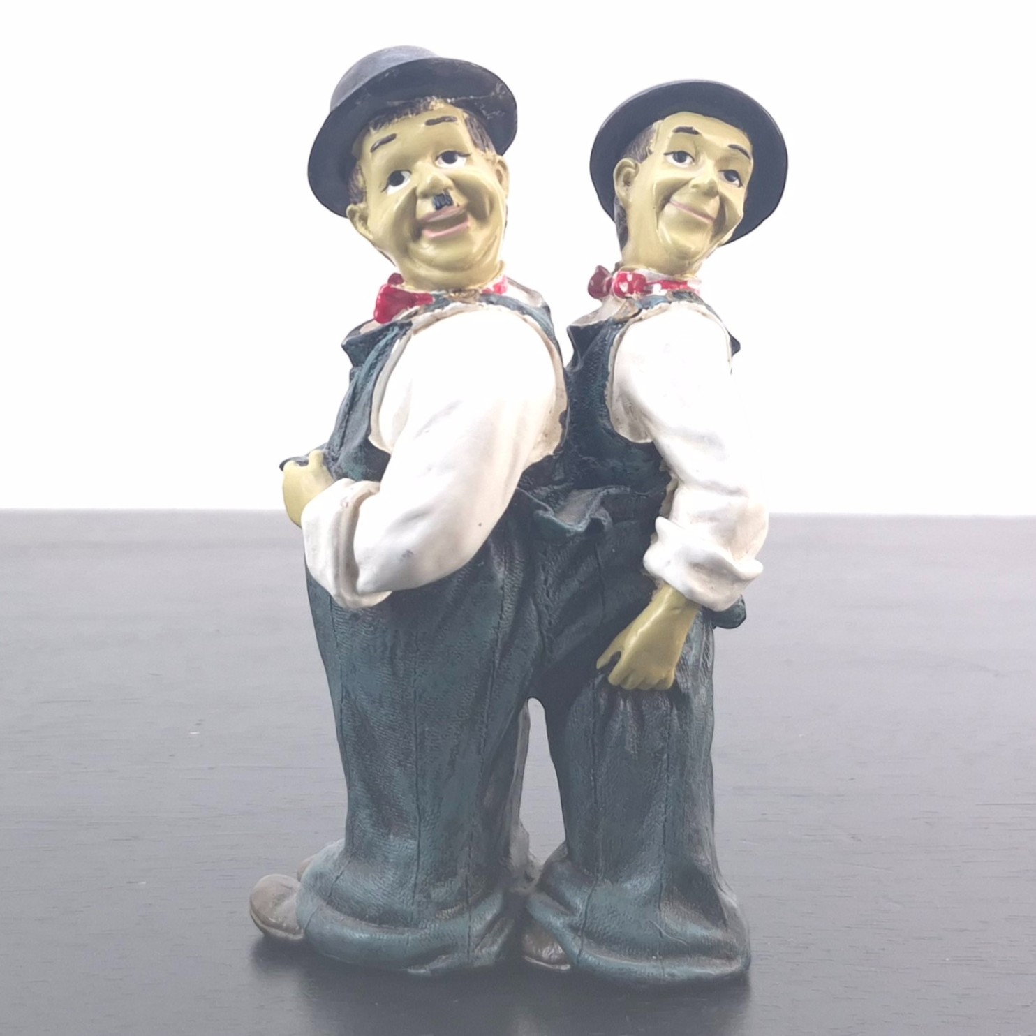 Laurel and Hardy Figurine - Back to Back - Laurel and Hardy Figurine - Back to Back