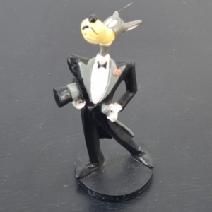 Metal Wolf in Tuxedo Figurine - Demons and Merveilles