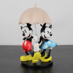 Mickey and Minnie Mouse in the rain statue - Peter Mook - Rutten