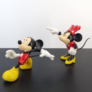 Mickey and Minnie Mouse quarrelling statue - Peter Mook - Rutten