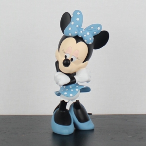 Minnie Mouse shy figurine