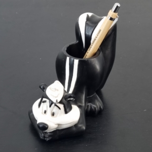 Pepe le Pew Pen Tray