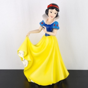 Snow White - Statement Figurine - Enchanting Collection