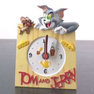 Tom and Jerry kitchen desk clock with Tom, Jerry and cheese details