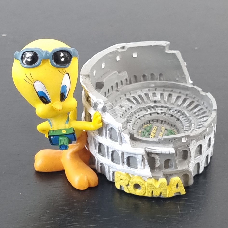 Tweety Bird Figurine - Tweety Bird figurine