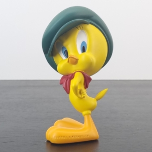 Tweety Bird Parisien statue