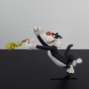 Tweety Bird escapes Sylvester the Cat Statue - Leblon Delienne