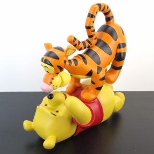 Winnie the Pooh and Tigger playing statue - Peter Mook - Rutten