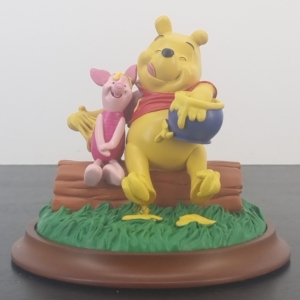 Winnie the Pooh with Piglet statue - Four Seasons - Summer